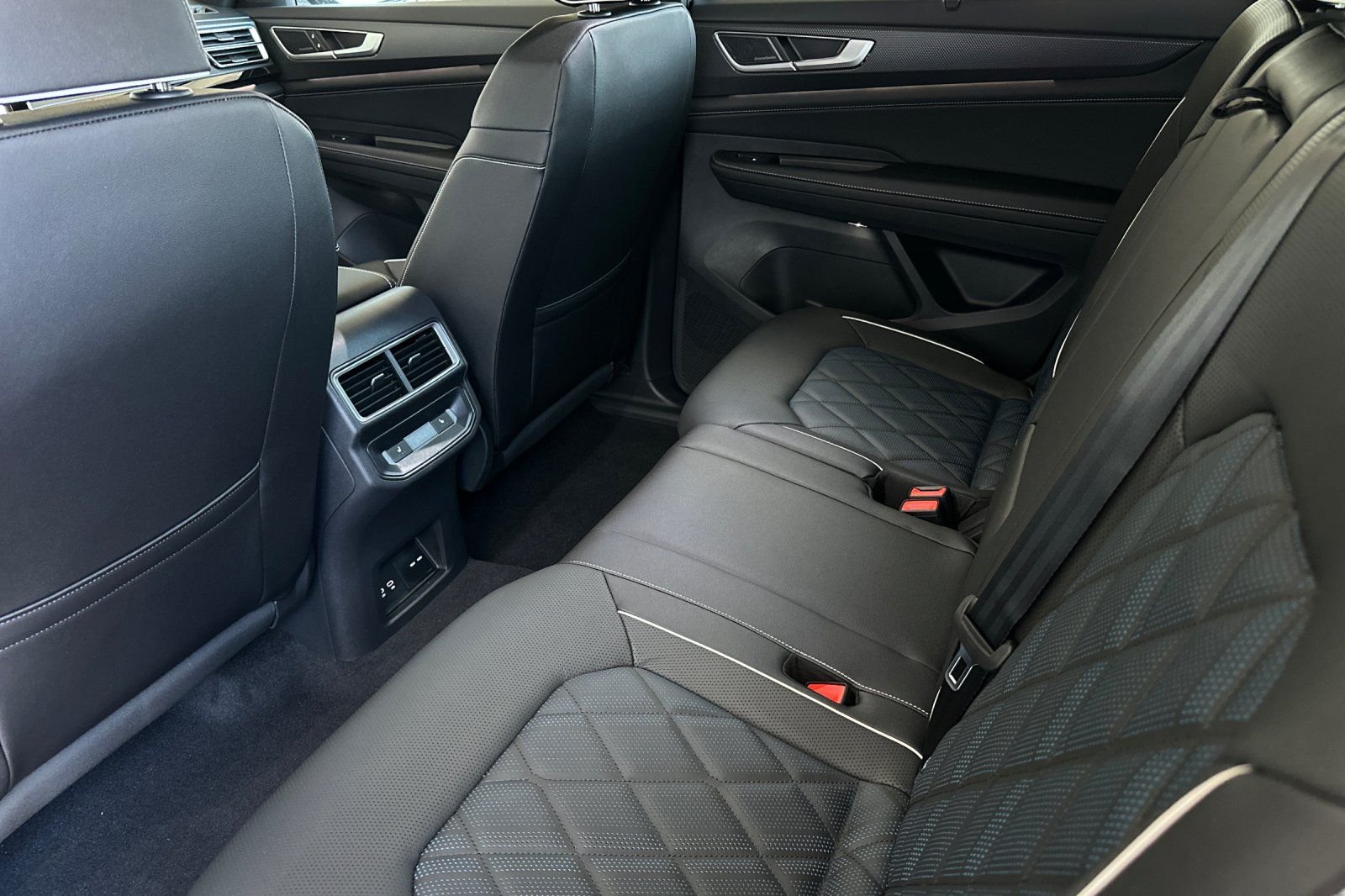 2026 Volkswagen Atlas Cross Sport SEL Premium R-LINE - Photo 12