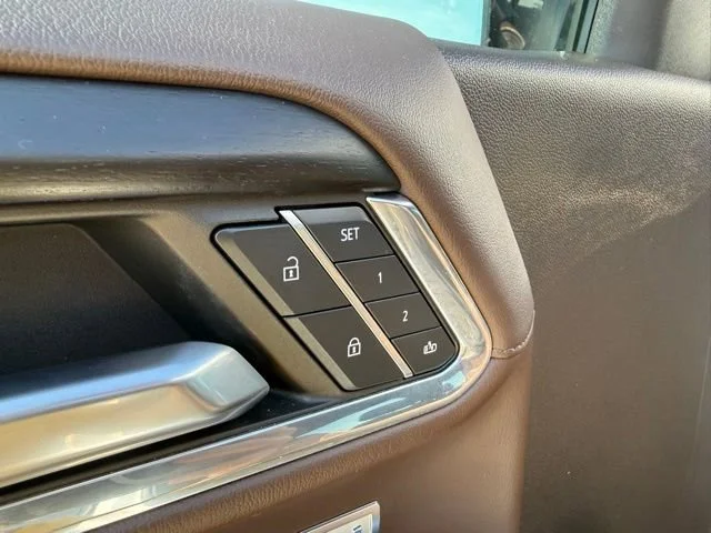 Used 2024 White Frost Tricoat GMC Denali image 14