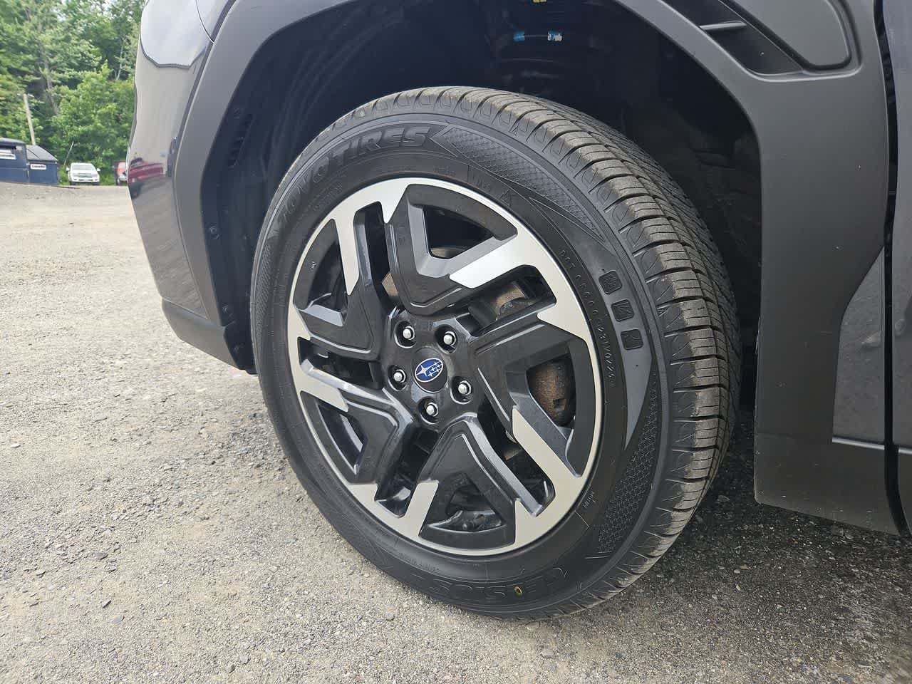 Used 2025 Magnetite Gray Metallic Subaru Limited image 11