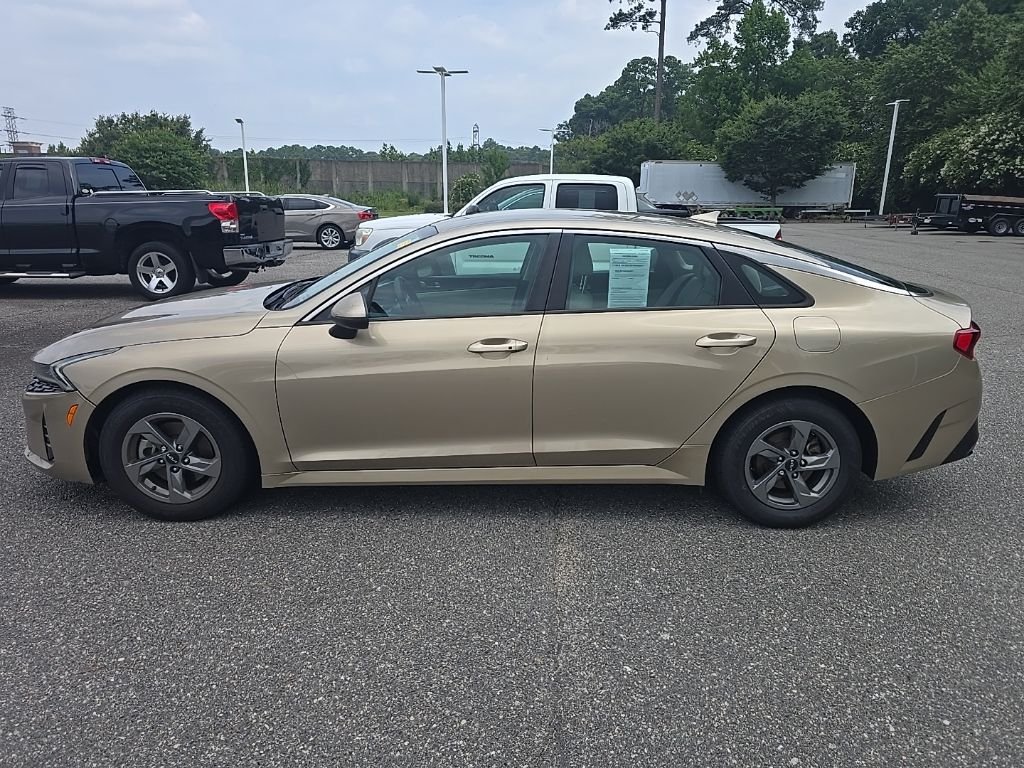 Used 2022 Beige Kia LXS image 8