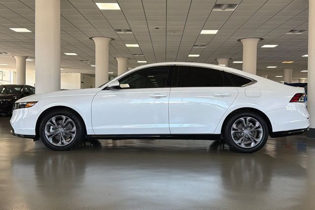 Certified Used 2023 Platinum White Pearl Honda EX-L image 10