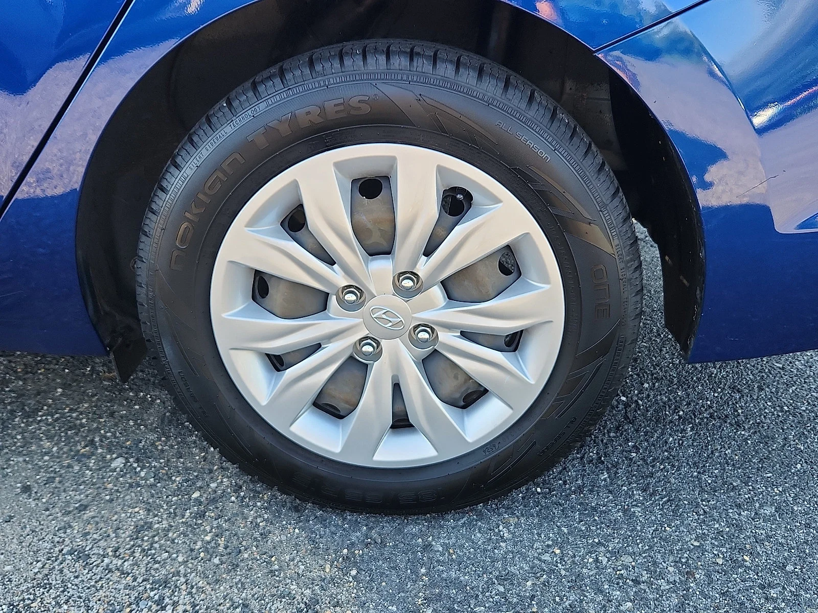 Used 2021 Blue Hyundai SE image 8