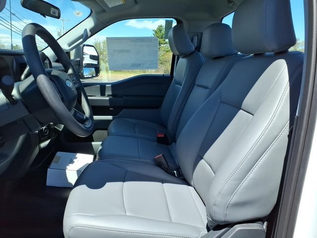 New 2026 Oxford White Ford F-350® XL image 9