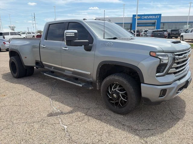 2024 Chevrolet Silverado HD High Country 4WD Crew Cab Long Box DRW's photo