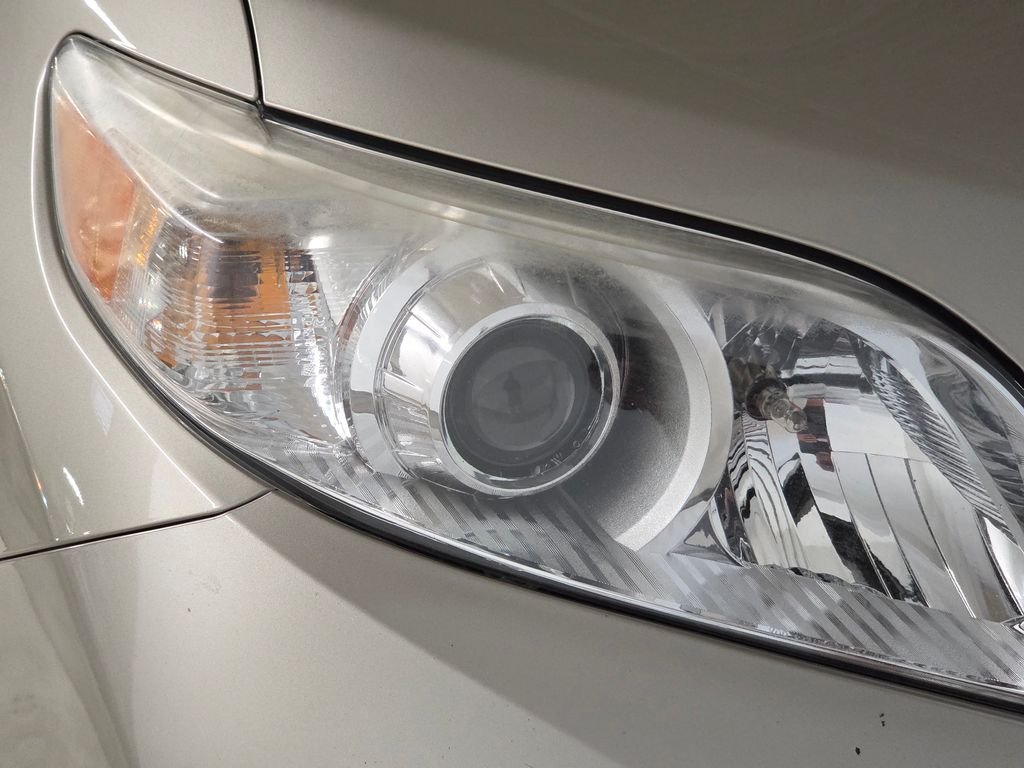 Used 2017  Toyota XLE image 14