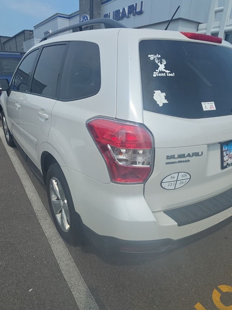 Used 2015 Satin White Pearl Subaru 2.5i Premium image 9