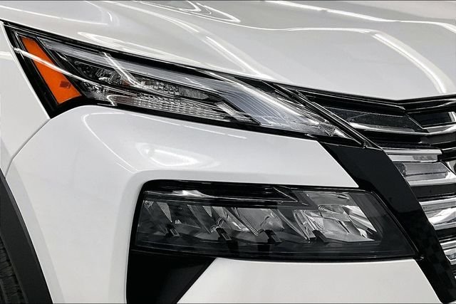 2025 Nissan Rogue SL - Photo 13