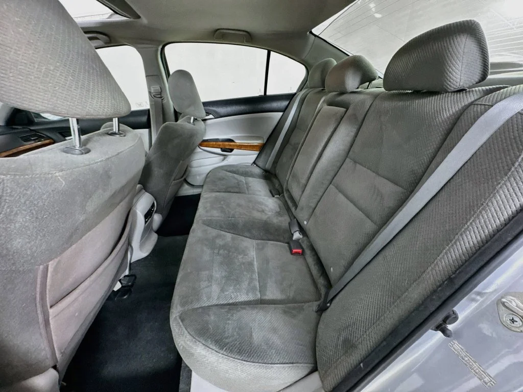 Used 2012 Alabaster Silver Metallic Honda EX image 26
