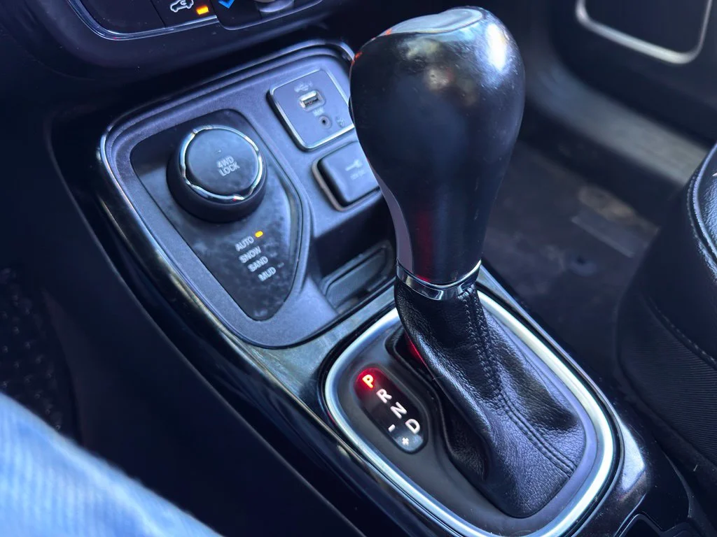 Used 2019 Black Jeep Latitude image 39