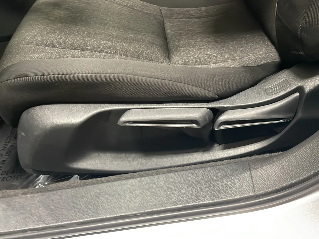 Used 2025 Silver Honda LX image 18