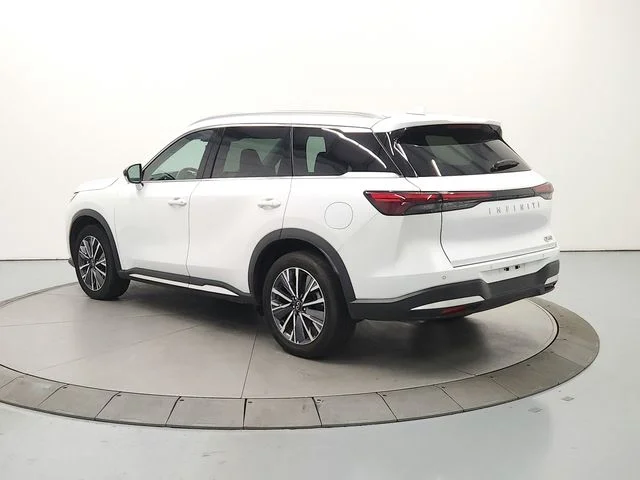 Used 2026 White INFINITI LUXE image 6