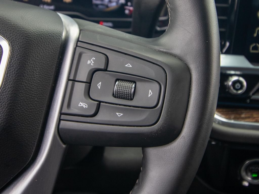 Used 2024 White GMC Elevation image 24