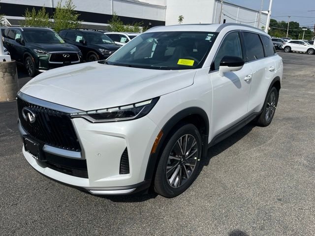 New 2027 White INFINITI Luxe AWD image 7