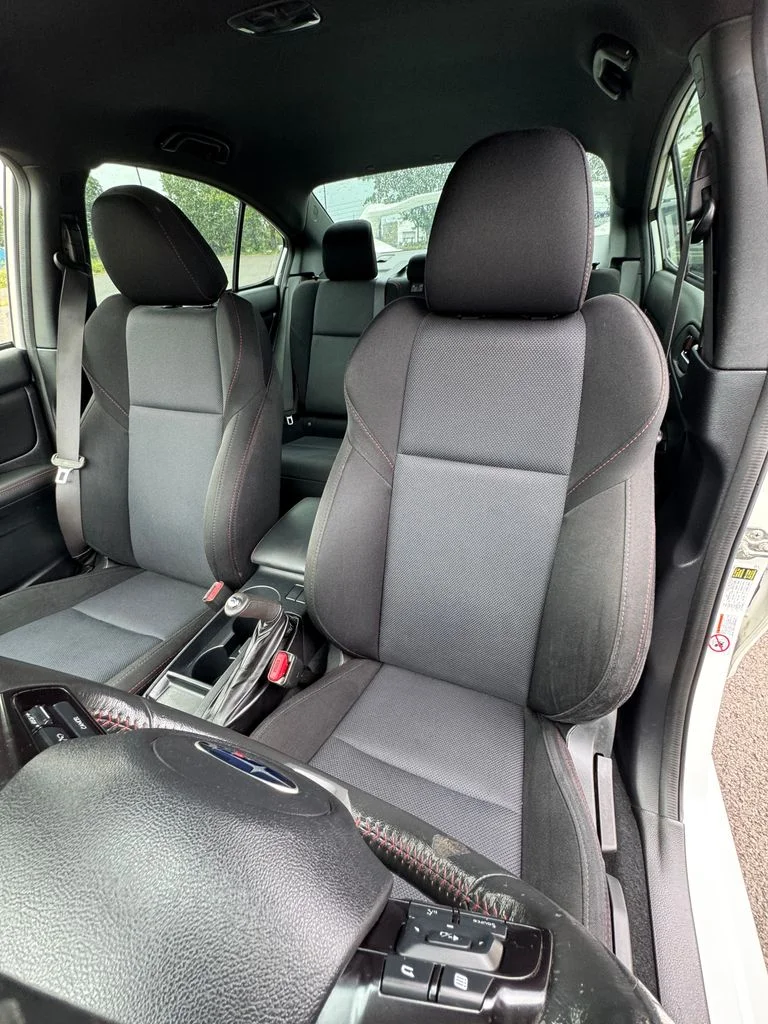 Used 2017 Crystal White Pearl Subaru Base image 27