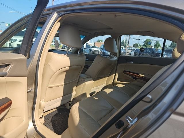 Used 2009 Bold Beige Metallic Honda EX-L image 5