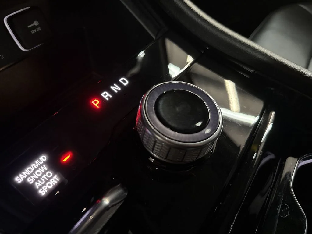 Used 2023 Diamond Black Jeep Limited image 26