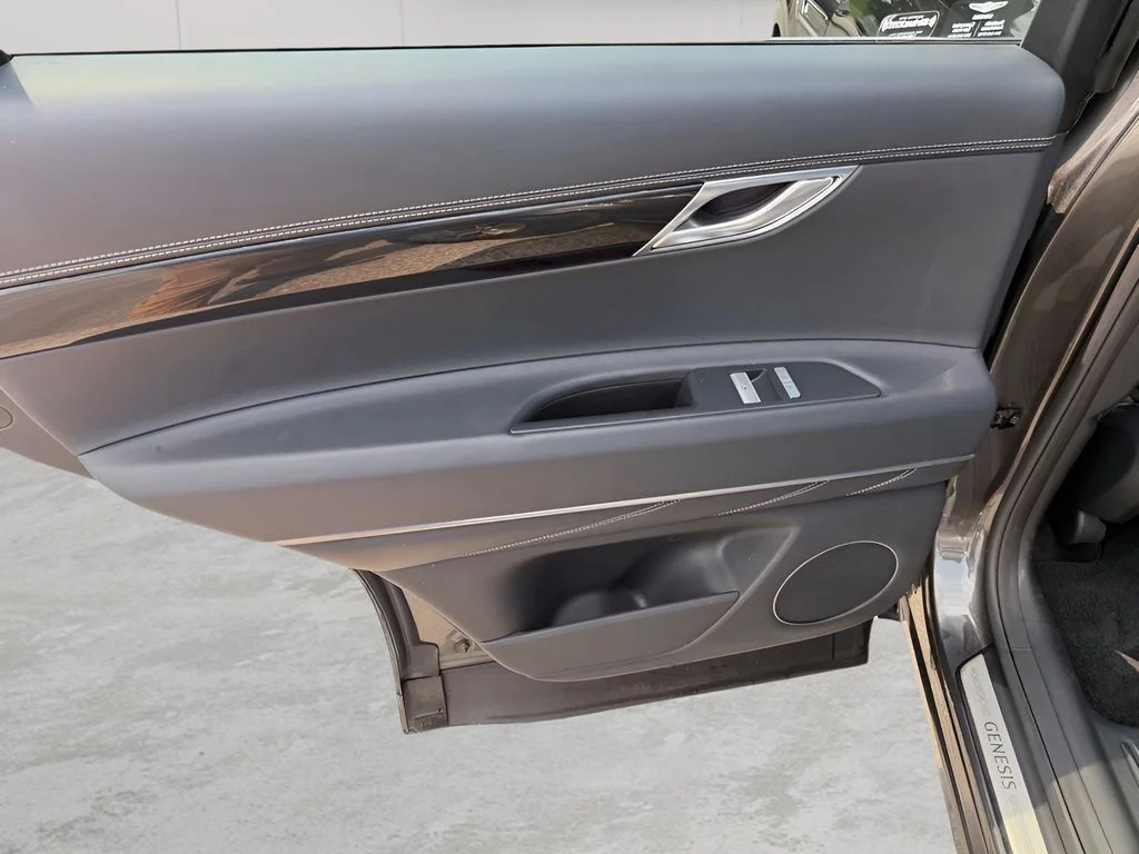 Used 2025 Gray Genesis 2.5T image 12