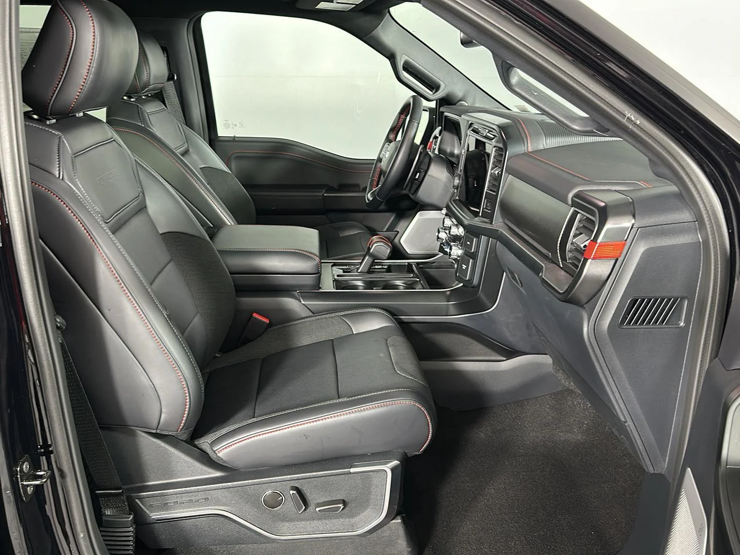 Used 2025 Agate Black Metallic Ford Raptor image 5