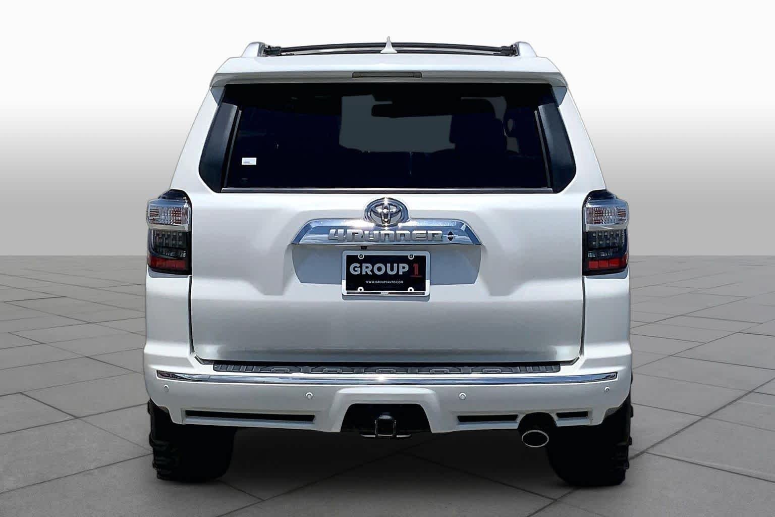 Used 2014 Blizzard Pearl Toyota Limited image 4