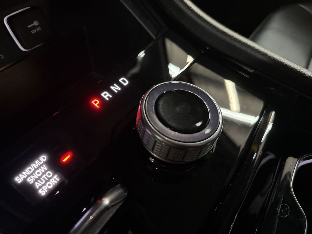 Used 2023 Diamond Black Jeep Limited image 26