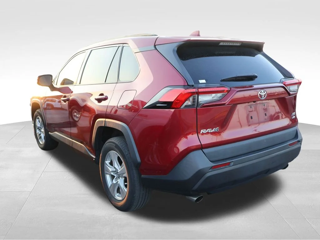 Used 2021 Red Toyota XLE image 22