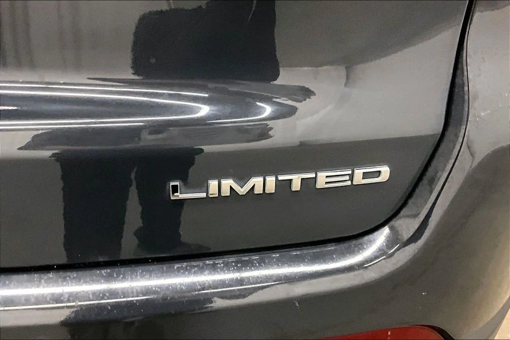 Used 2018 Black Jeep Limited image 24