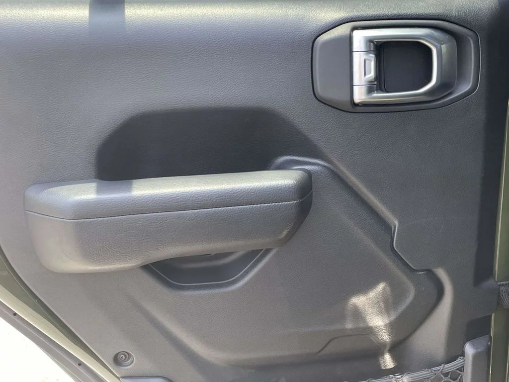 Used 2022 Green Jeep Mojave image 20