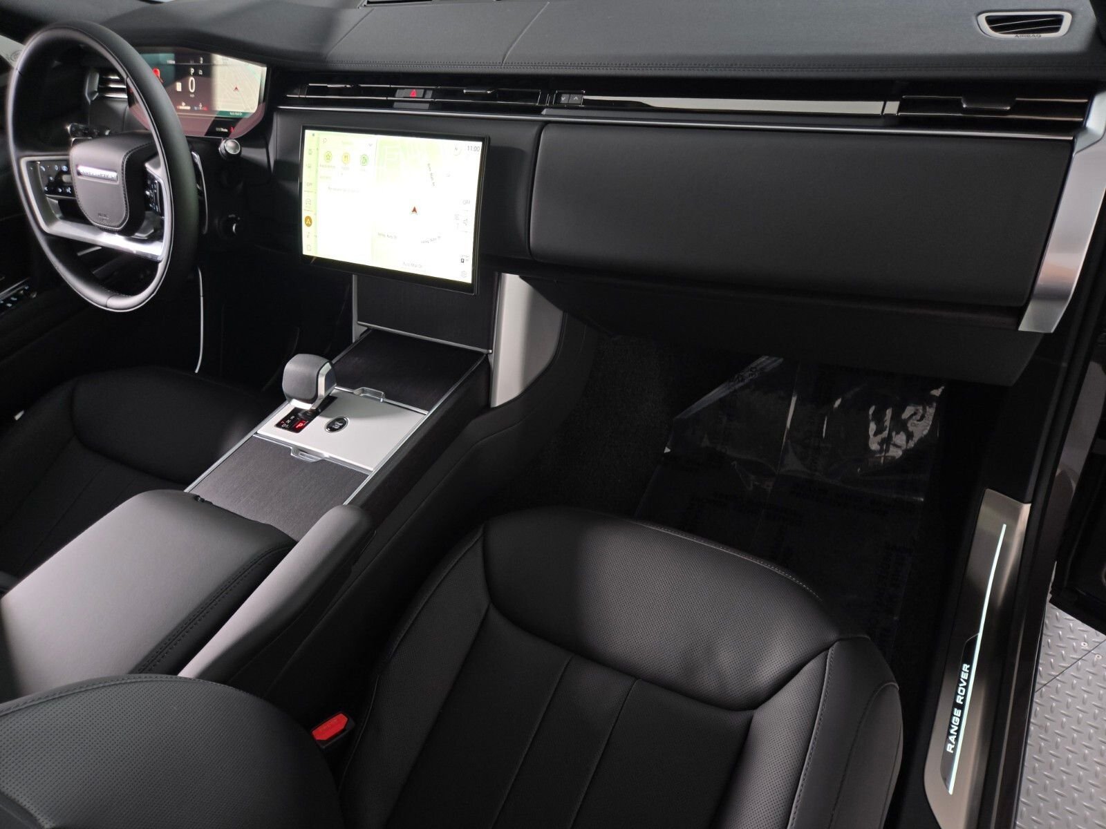 New 2026 Charente Grey Land Rover SE image 19