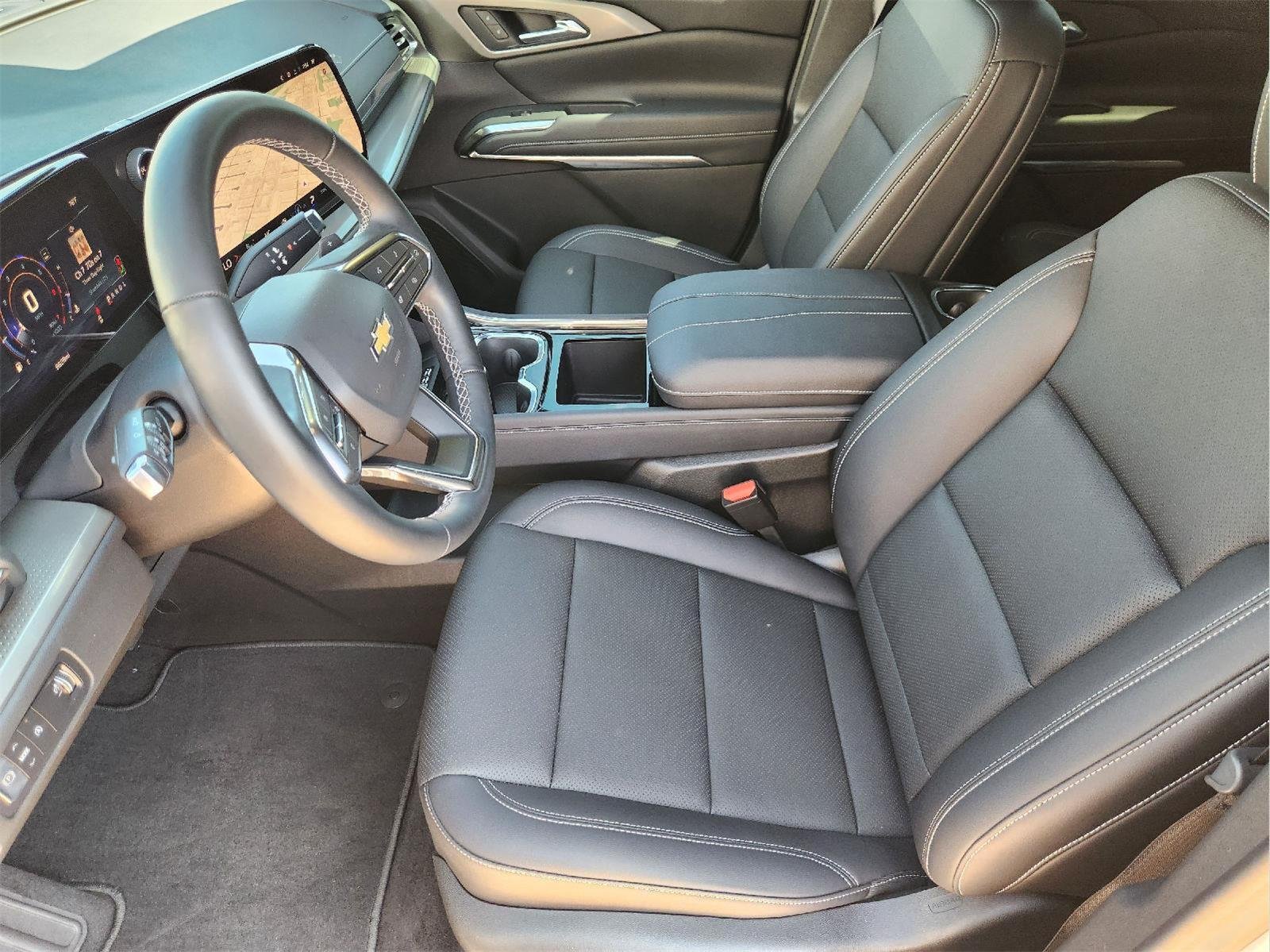 2026 Chevrolet Traverse photo 13 of 34