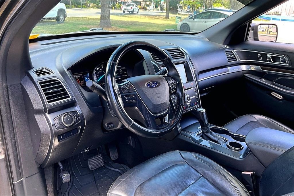 Used 2017 Gray Ford Limited image 13
