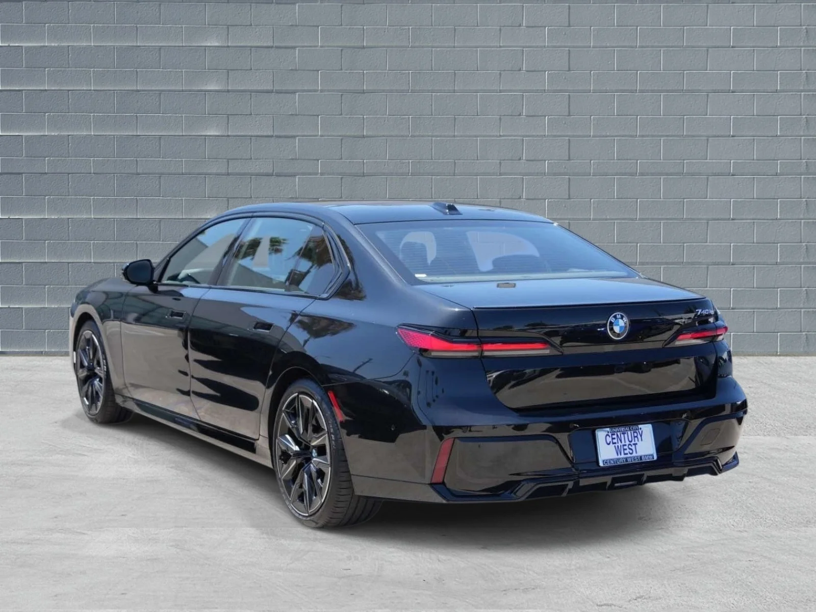 Used 2026 Black Sapphire Metallic BMW 740i Sedan image 3