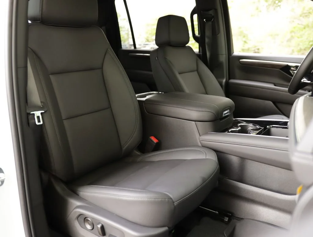 2026 Chevrolet Suburban LT - Photo 36