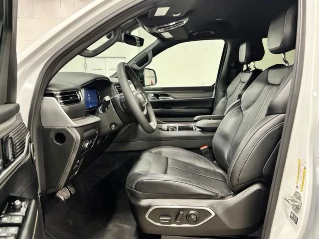 Used 2024 White Jeep Series II image 16