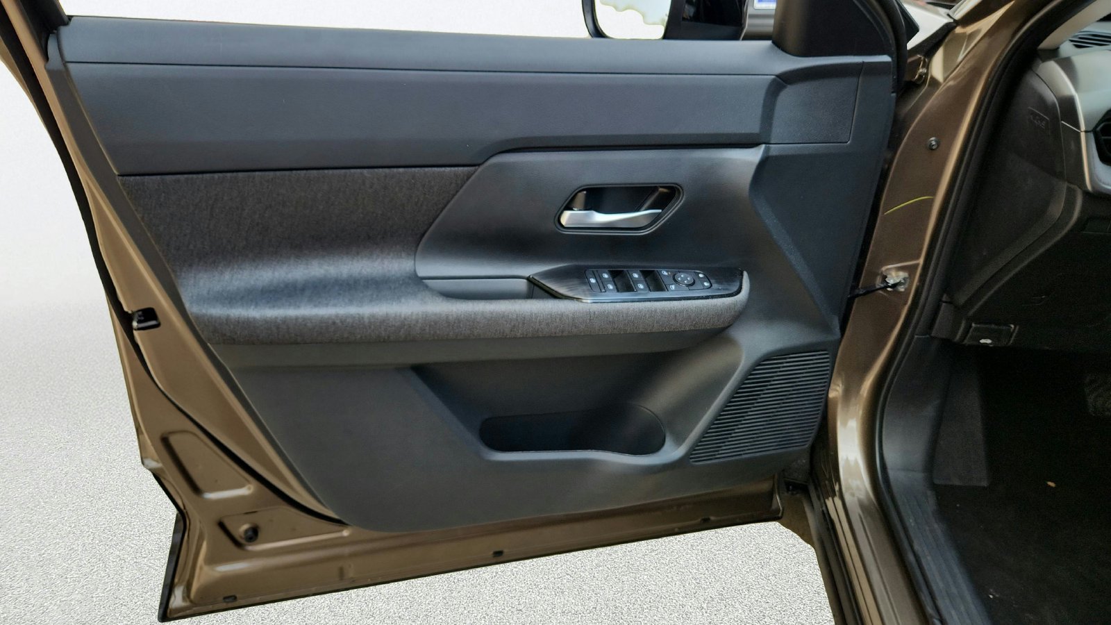 New 2027 Canyon Bronze Metallic Nissan SV image 24