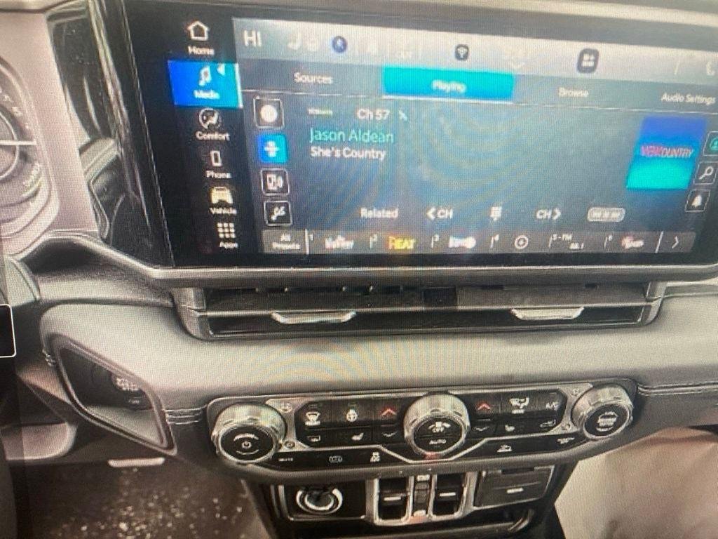 Used 2025 Black Clearcoat Jeep Sahara image 3