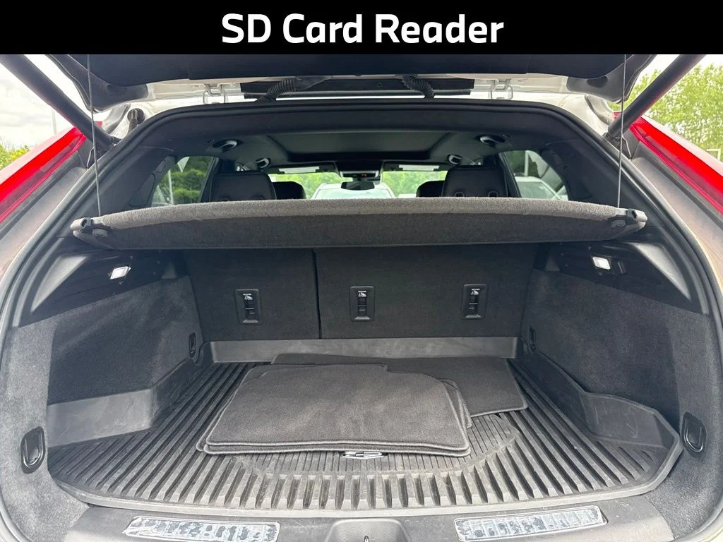 Used 2019 White Cadillac Premium Luxury image 8