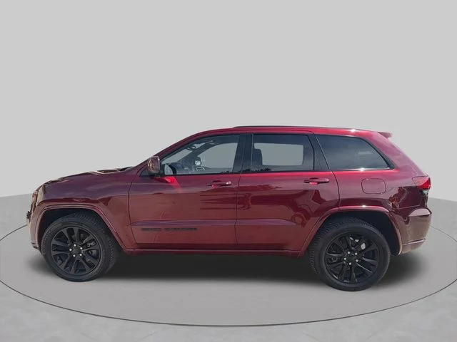 Used 2020 Red Jeep Altitude image 8