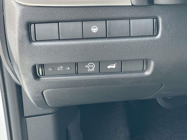 2026 Nissan Rogue SV - Photo 18