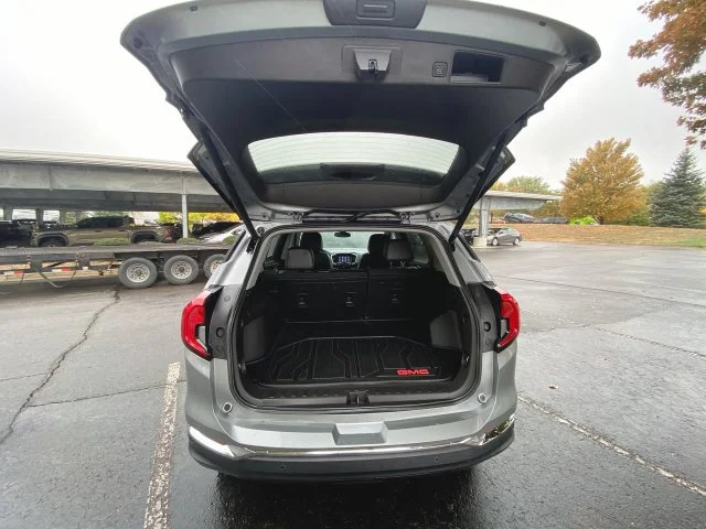 Used 2024 Silver GMC SLT image 24