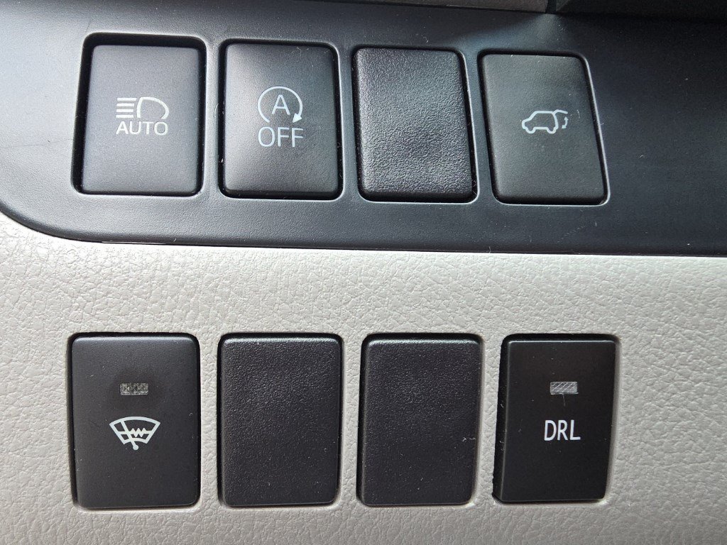 Used 2019 Shoreline Mist Toyota XLE image 15