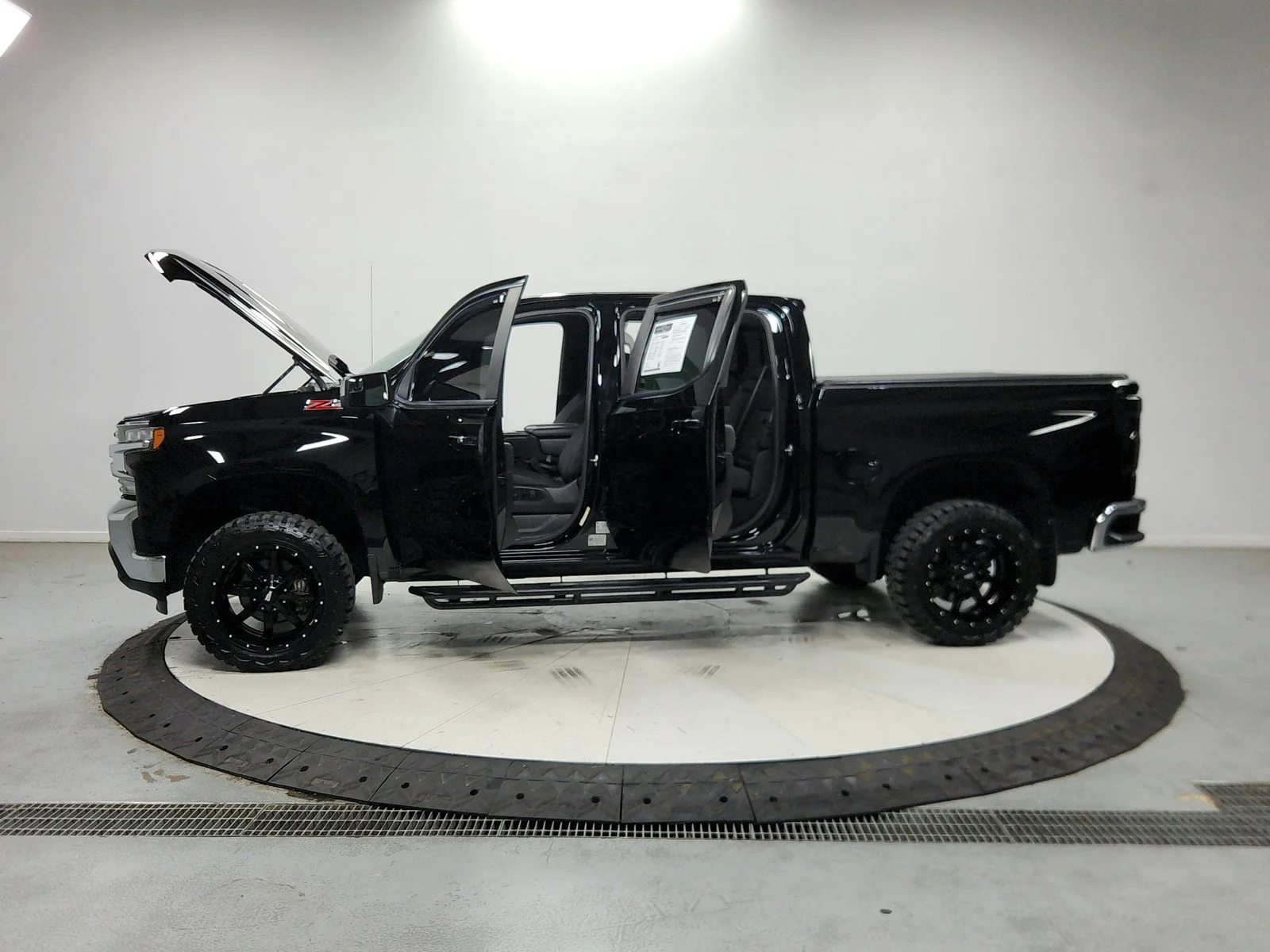 Used 2020 Black Chevrolet LT image 13