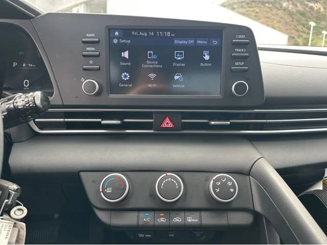 2021 Hyundai Elantra SE - Photo 24