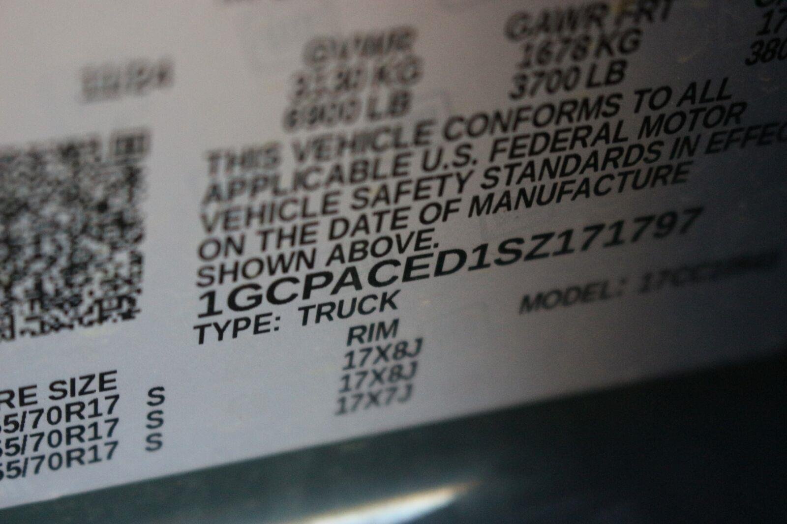 Used 2025 Cypress Gray Chevrolet LT image 41