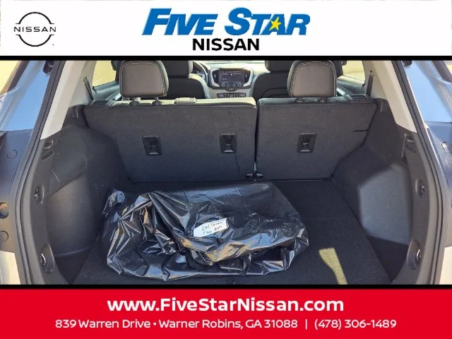 Used 2023 Silver GMC SLT image 12