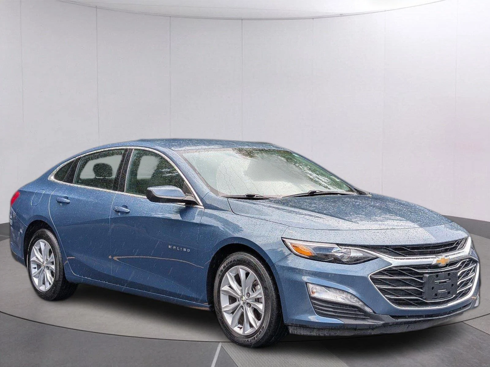Used 2025 Lakeshore Blue Metallic Chevrolet LT image 7