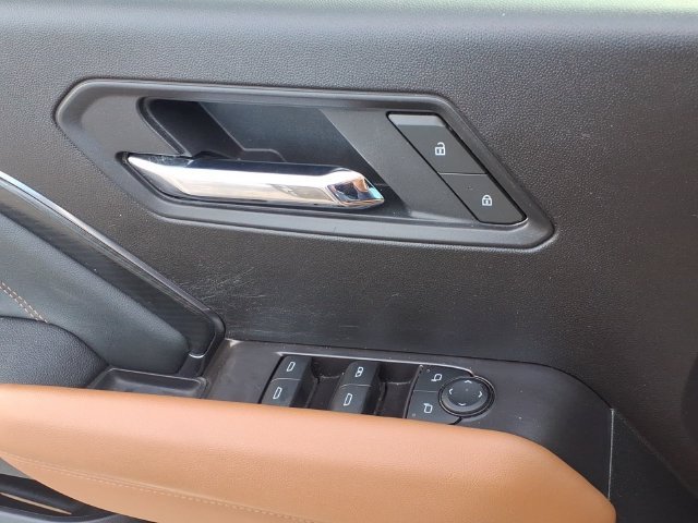 Used 2025 Sterling Metallic GMC AT4 image 16