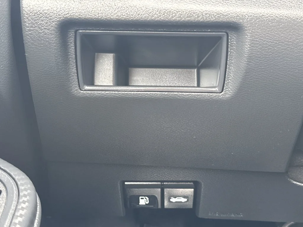 Used 2025 Black Nissan 1.6 SV image 29