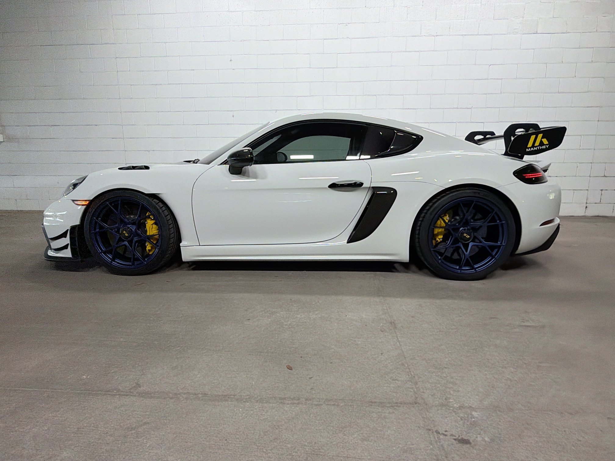 Certified Used 2025 White Porsche GT4 RS image 2