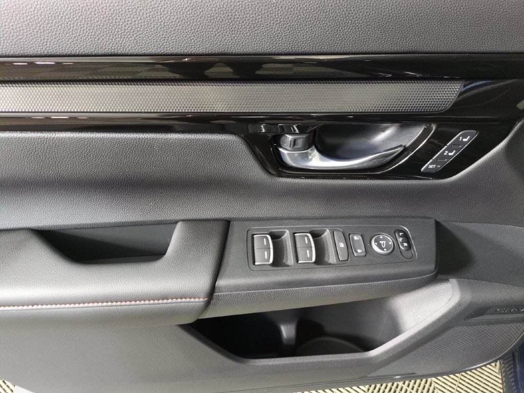 2026 Honda CR-V Sport Touring - Photo 17