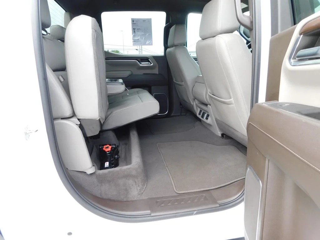 Used 2023 White GMC SLT image 28